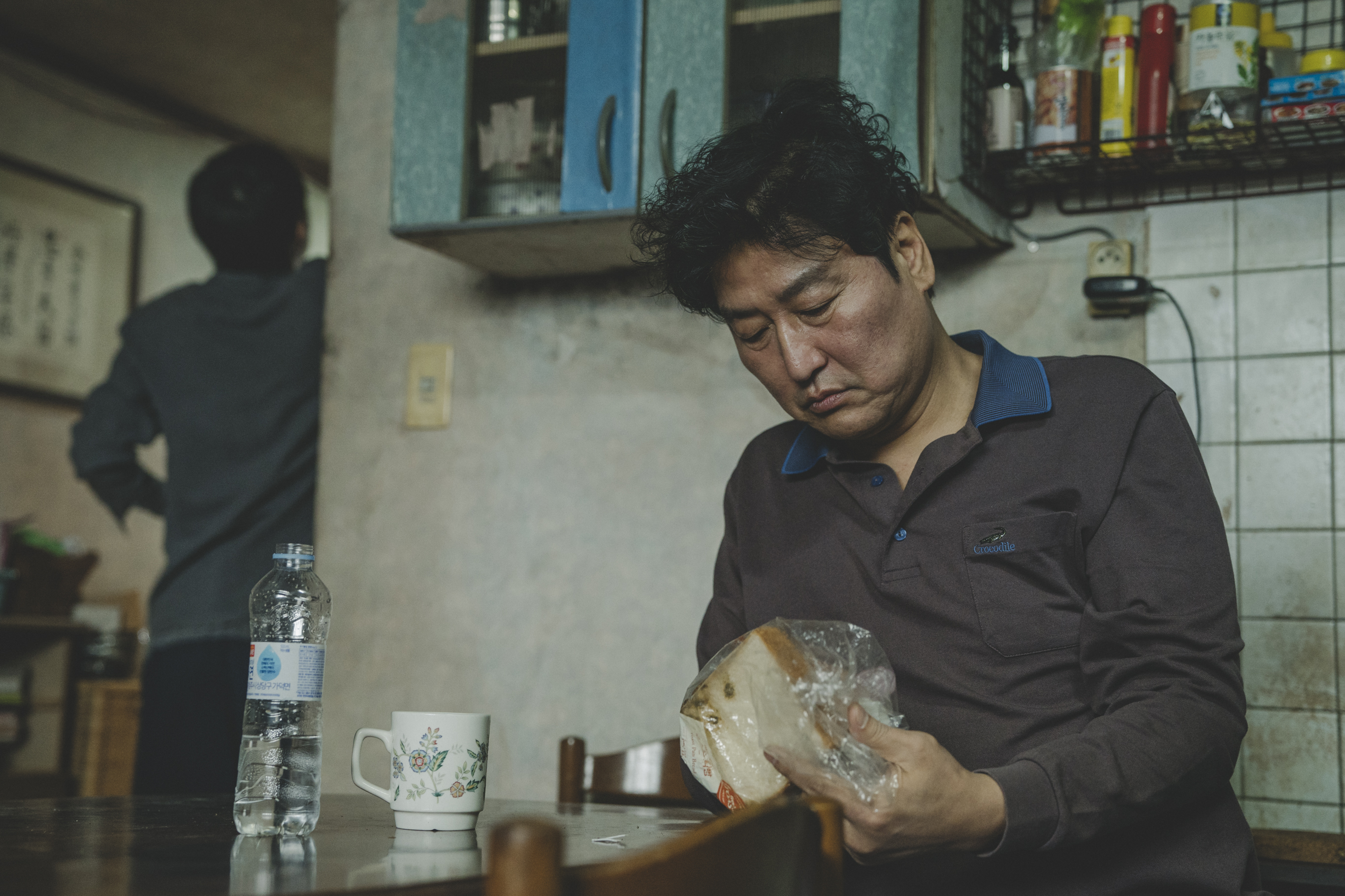 《寄生上流》名導、群星好評大推「今年最厲害必看電影！」  導演奉俊昊片中藏台灣味背後有巧思